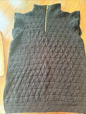 Women's Quilted Sleeveless Tunic with Half-Zip - Black